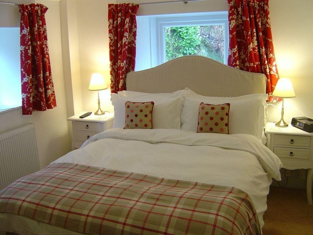 Edgcott House