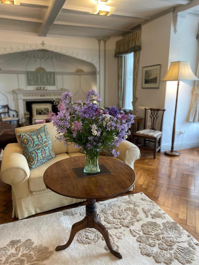 Edgcott House Гостевой дом 3*