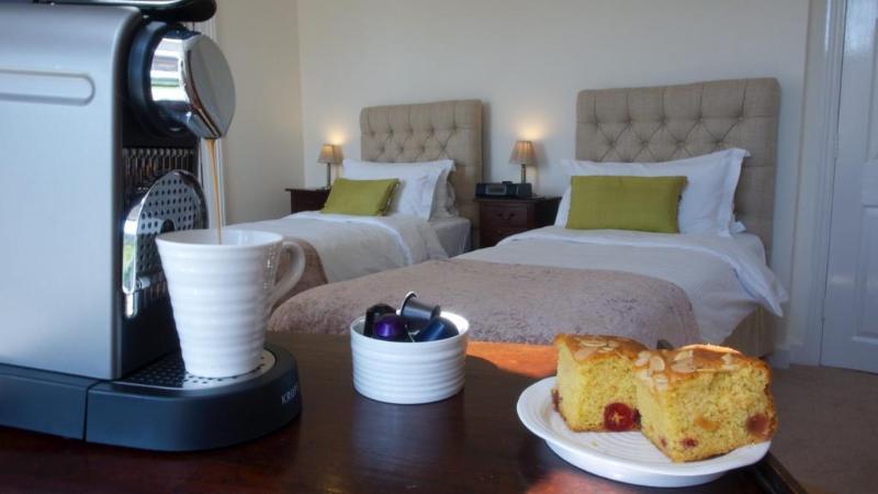 Edgcott House Гостевой дом 3*