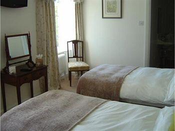 Edgcott House Гостевой дом